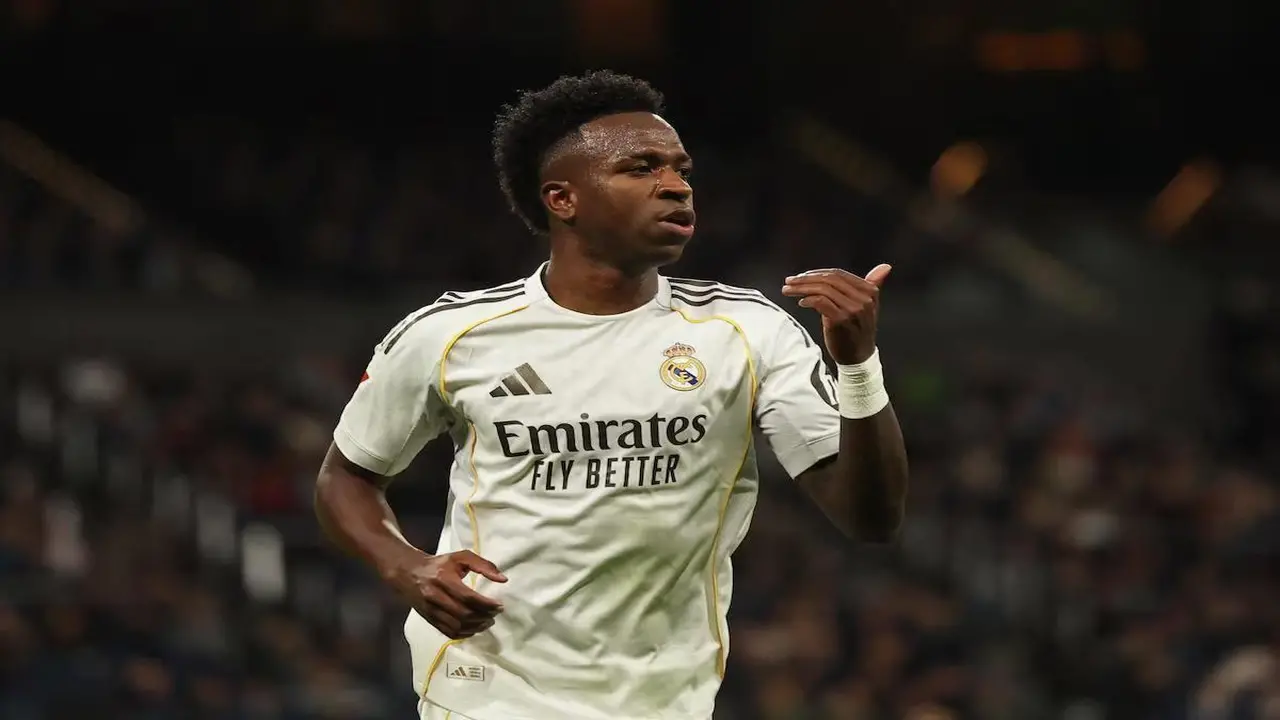 موقف ريال مدريد من رحيل فينيسيوس جونيور مجانًا بعد نهاية عقده